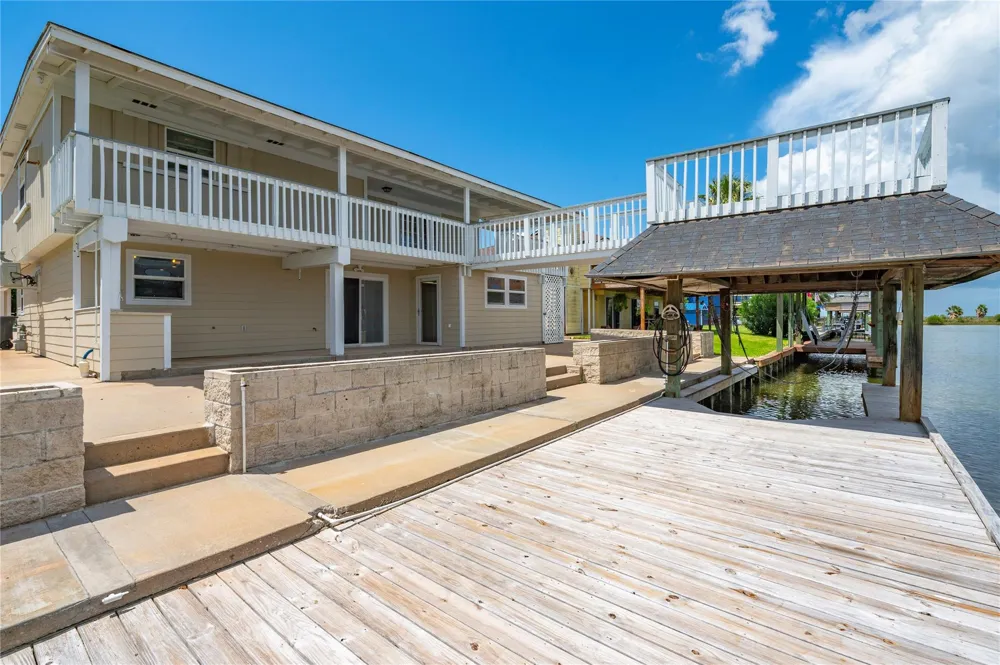920 Bonita Street Bayou Vista, TX 77563