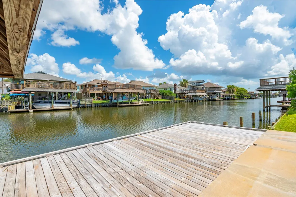 920 Bonita Street Bayou Vista, TX 77563