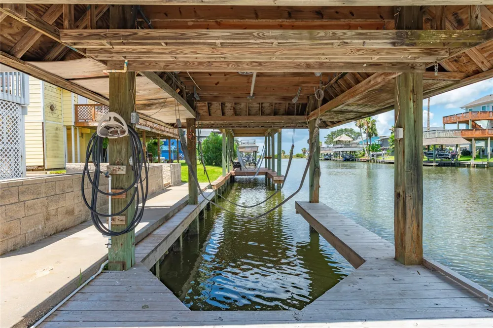920 Bonita Street Bayou Vista, TX 77563
