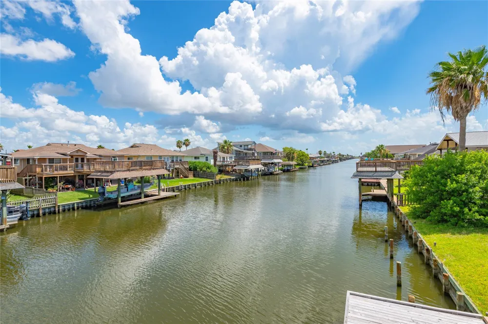 920 Bonita Street Bayou Vista, TX 77563