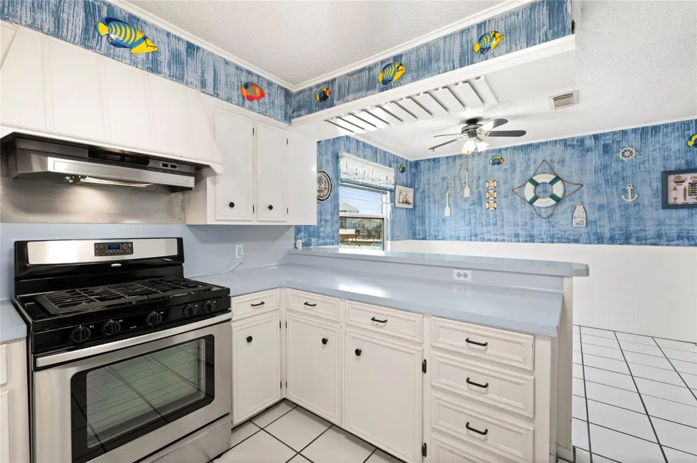 920 Bonita Street Bayou Vista, TX 77563