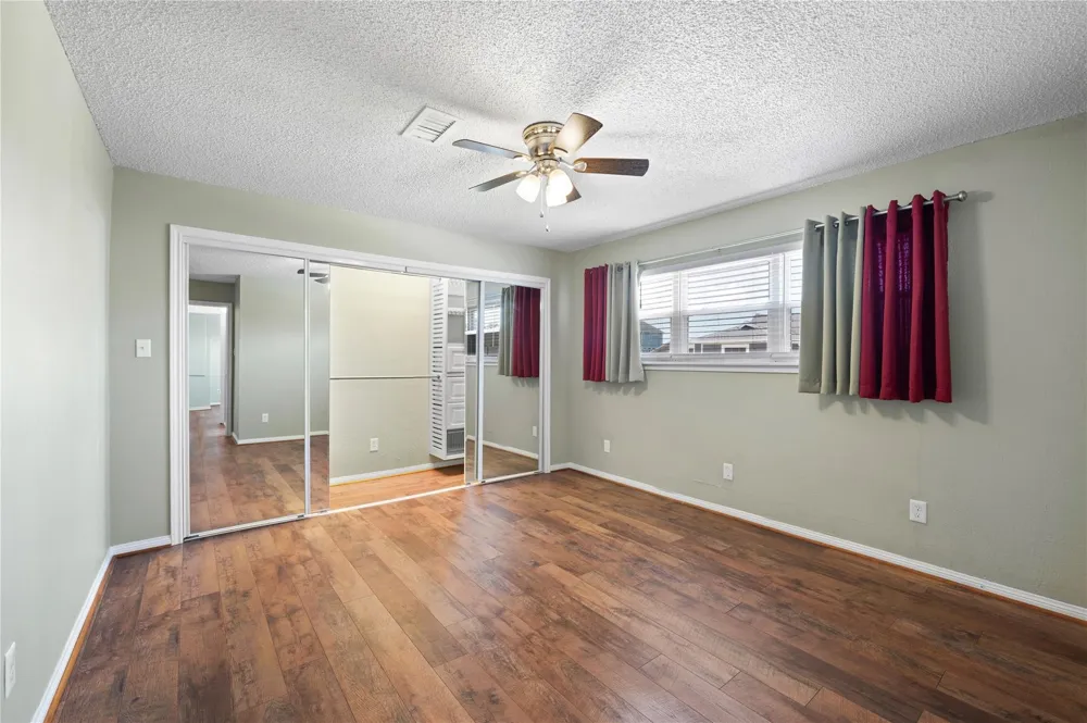 920 Bonita Street Bayou Vista, TX 77563