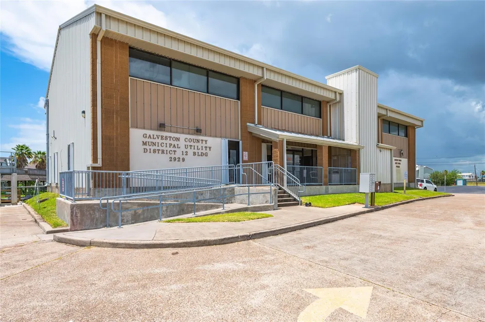 920 Bonita Street Bayou Vista, TX 77563