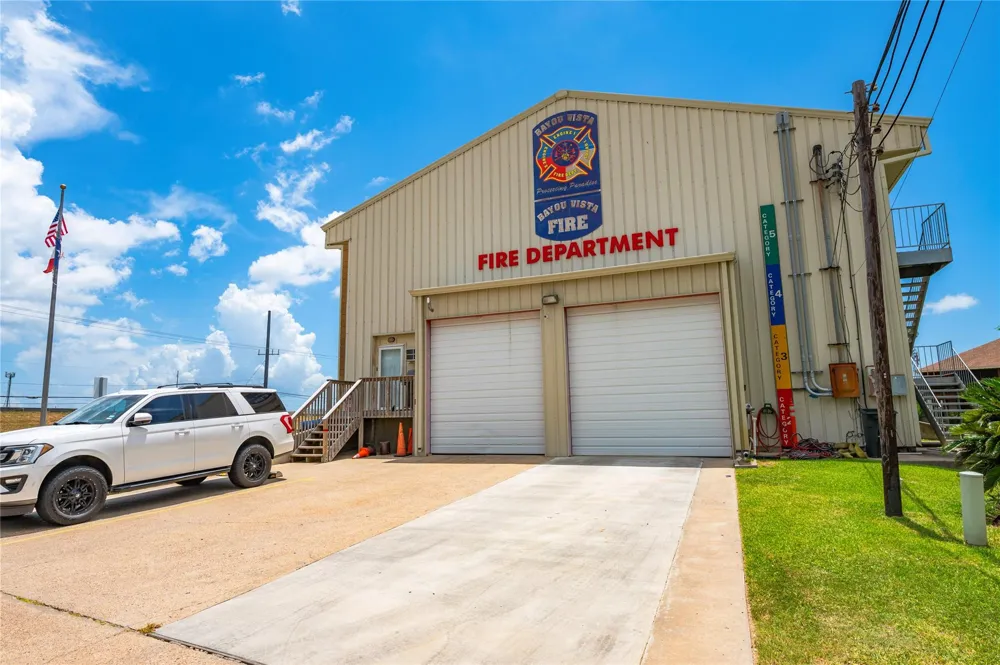 920 Bonita Street Bayou Vista, TX 77563