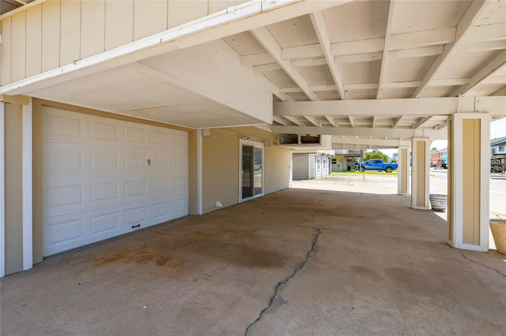 920 Bonita Street Bayou Vista, TX 77563