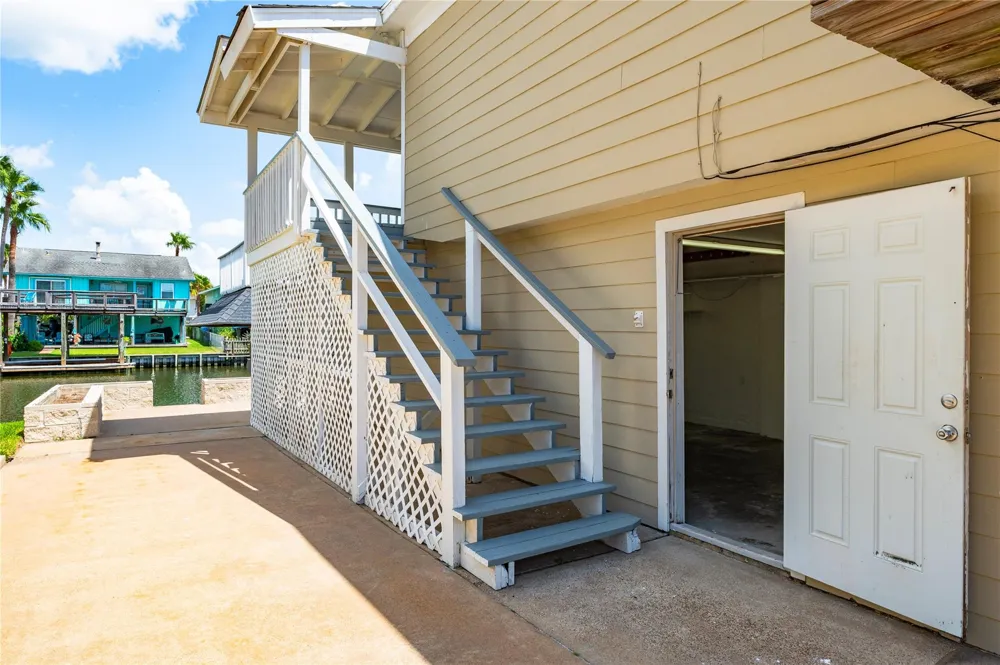 920 Bonita Street Bayou Vista, TX 77563