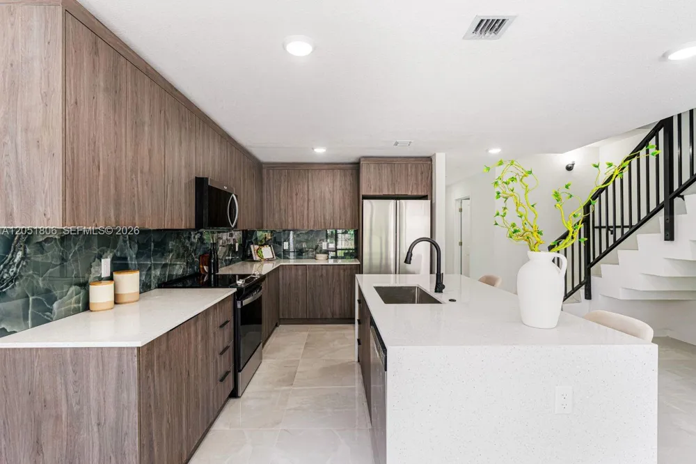 524 NW 14 CT Florida City, FL 33034