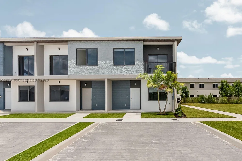524 NW 14 CT Florida City, FL 33034
