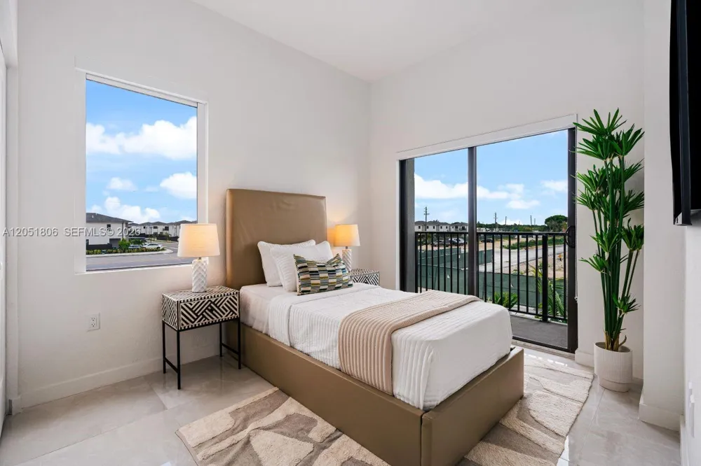 524 NW 14 CT Florida City, FL 33034