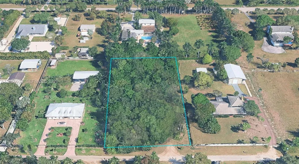 194 SW 234th St Miami, FL 33031