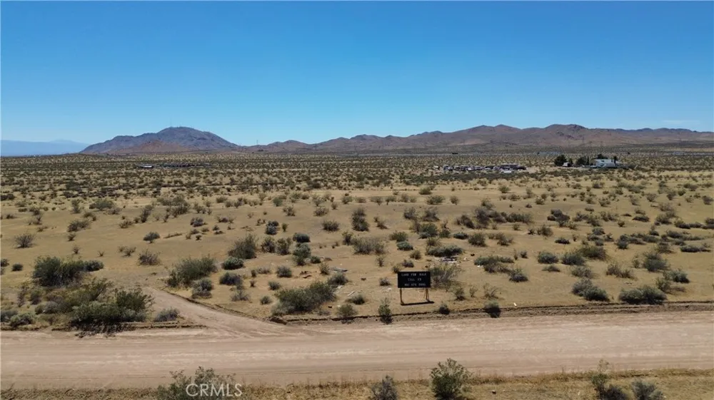 Short Apple Valley, CA 92307