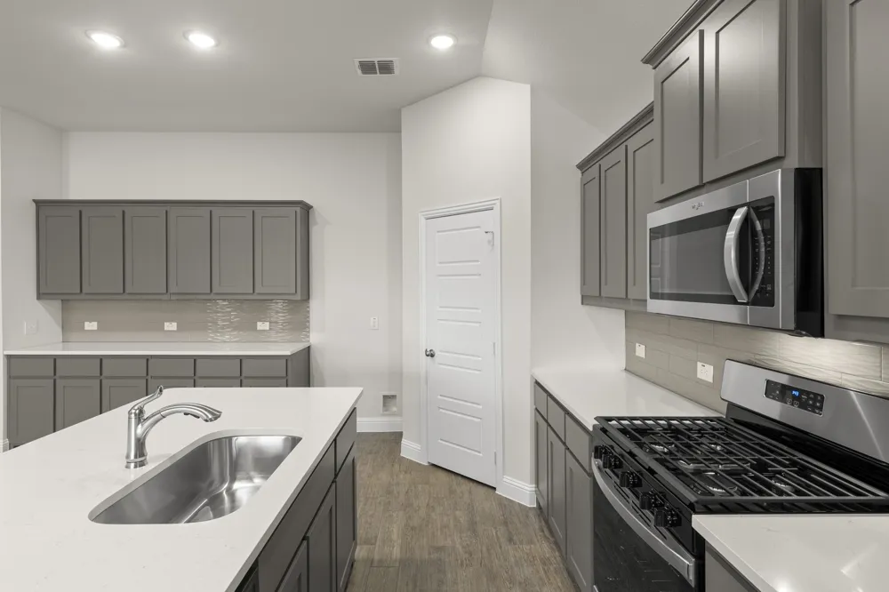 117 Meadow Road Balch Springs, TX 75181