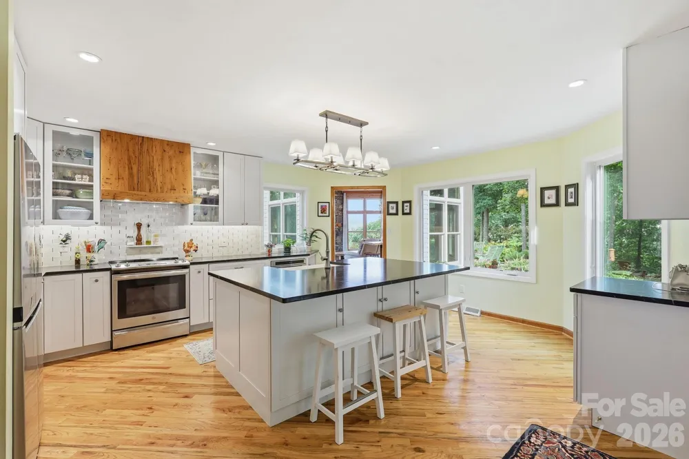 241 Alta Vista Drive Candler, NC 28715