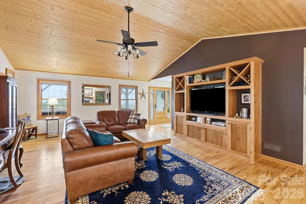 241 Alta Vista Drive Candler, NC 28715
