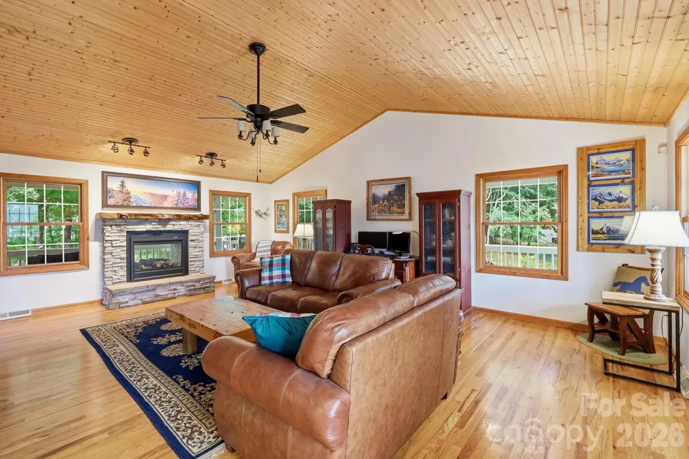 241 Alta Vista Drive Candler, NC 28715