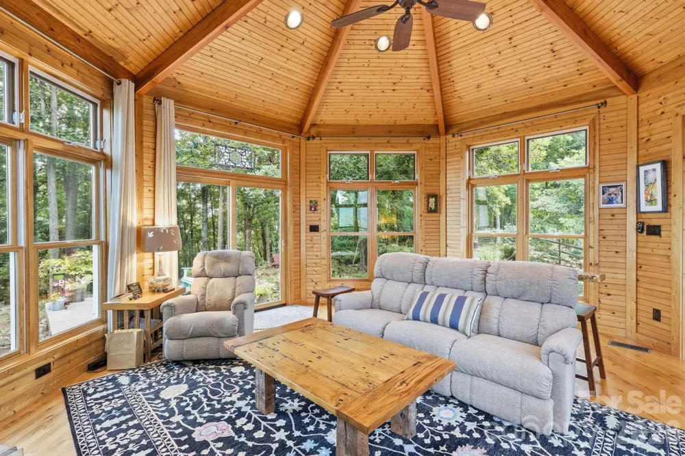 241 Alta Vista Drive Candler, NC 28715