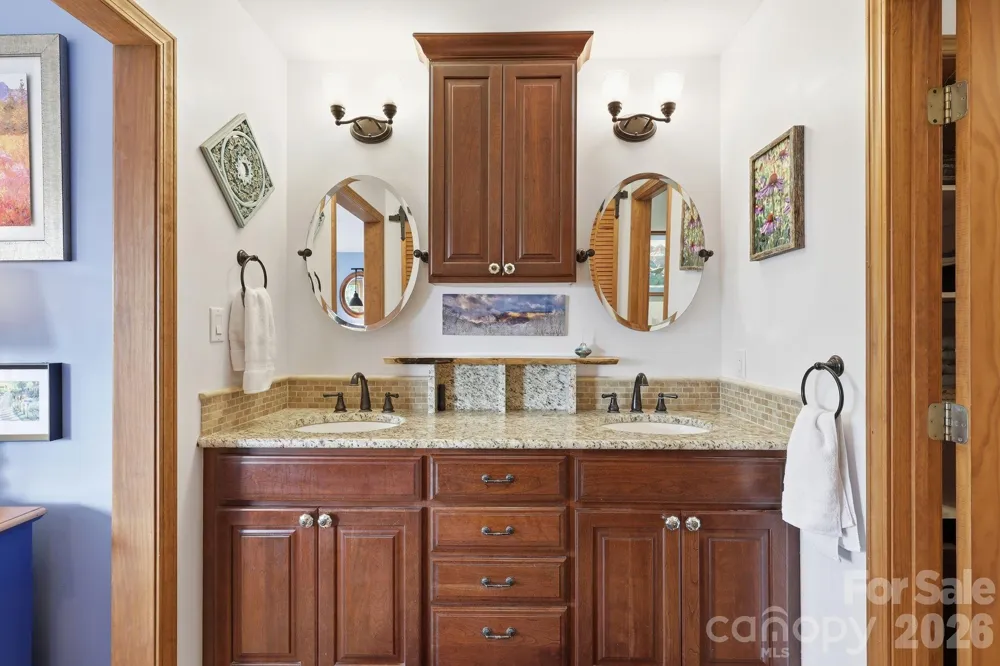 241 Alta Vista Drive Candler, NC 28715