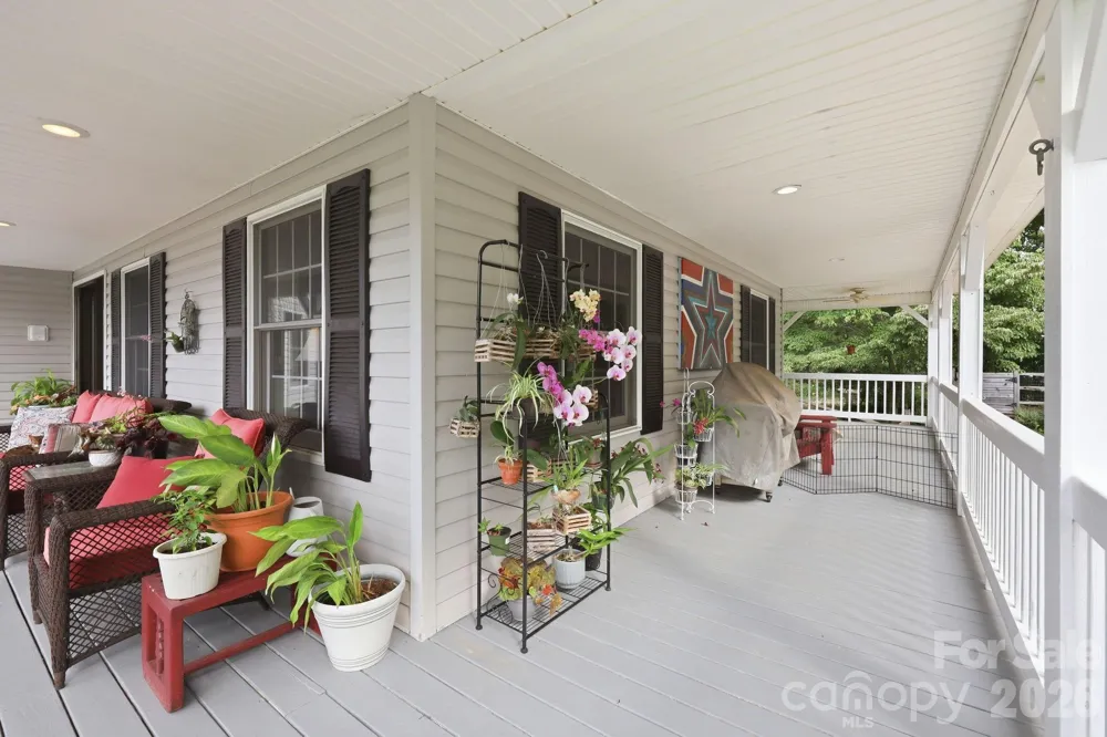 241 Alta Vista Drive Candler, NC 28715