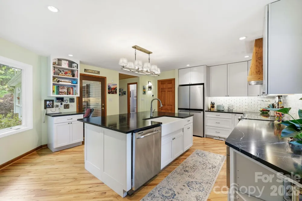241 Alta Vista Drive Candler, NC 28715