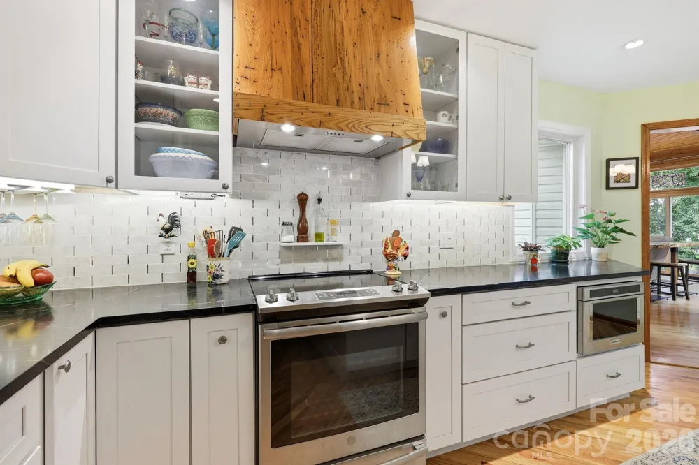 241 Alta Vista Drive Candler, NC 28715