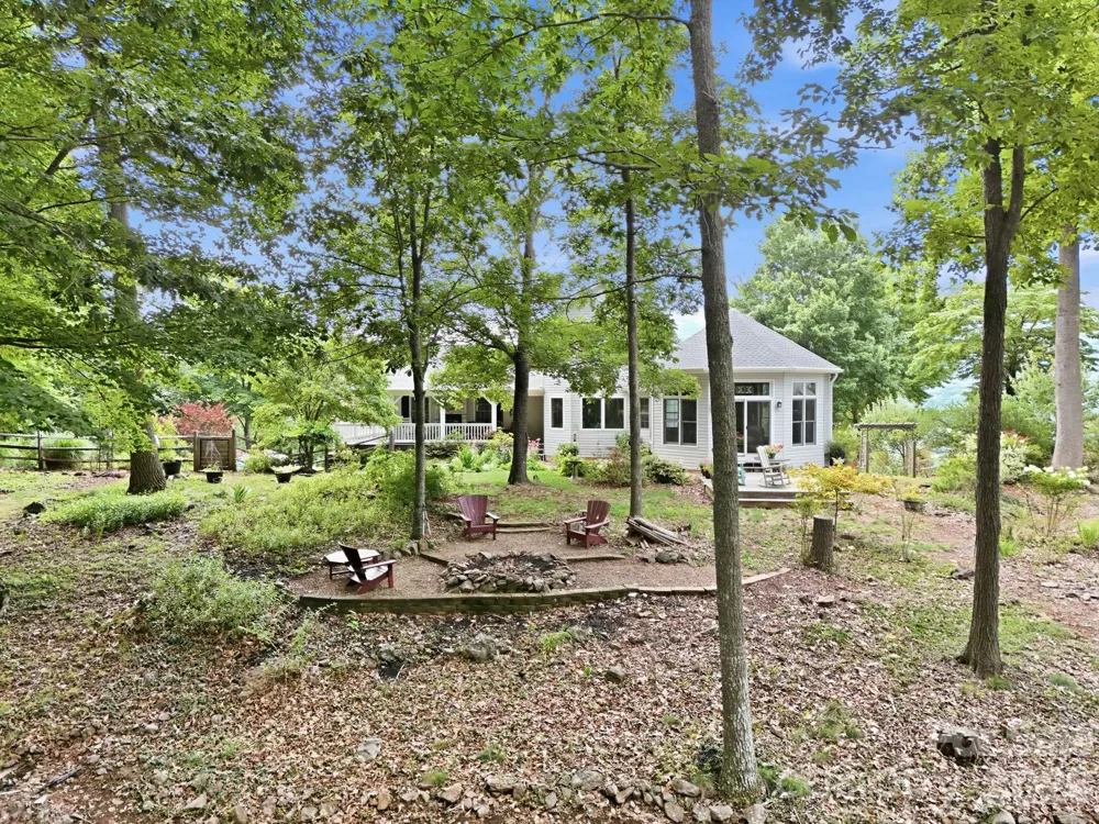 241 Alta Vista Drive Candler, NC 28715