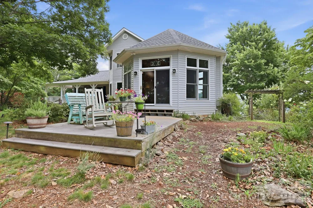 241 Alta Vista Drive Candler, NC 28715