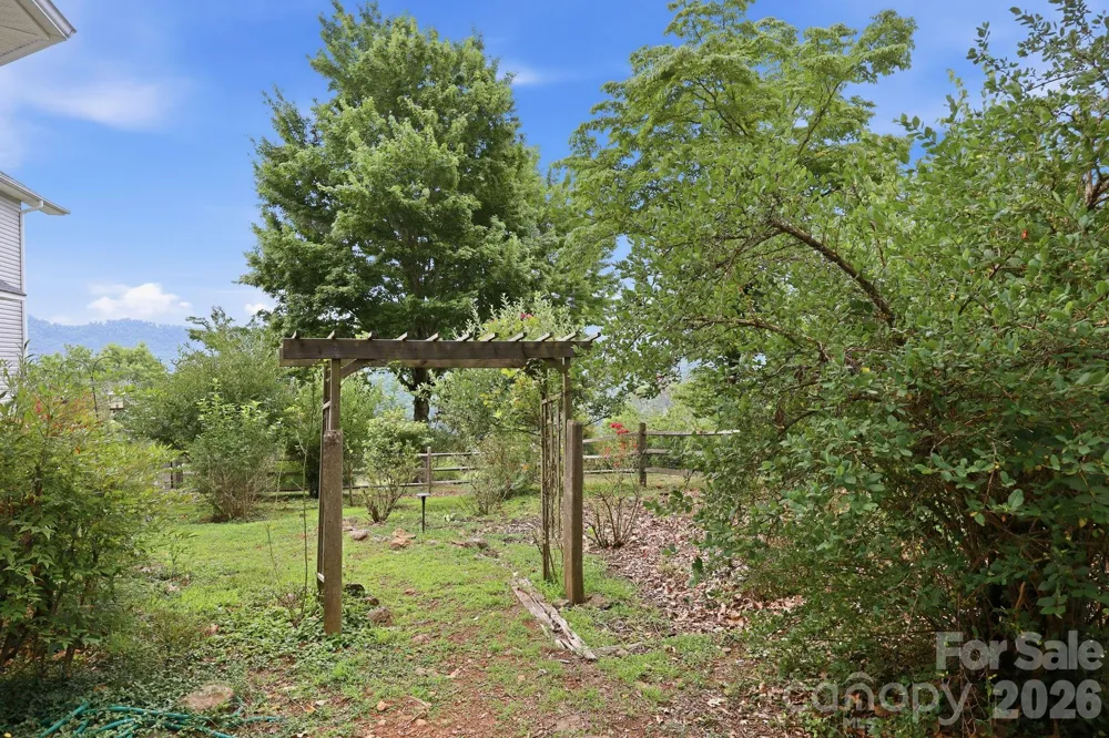 241 Alta Vista Drive Candler, NC 28715