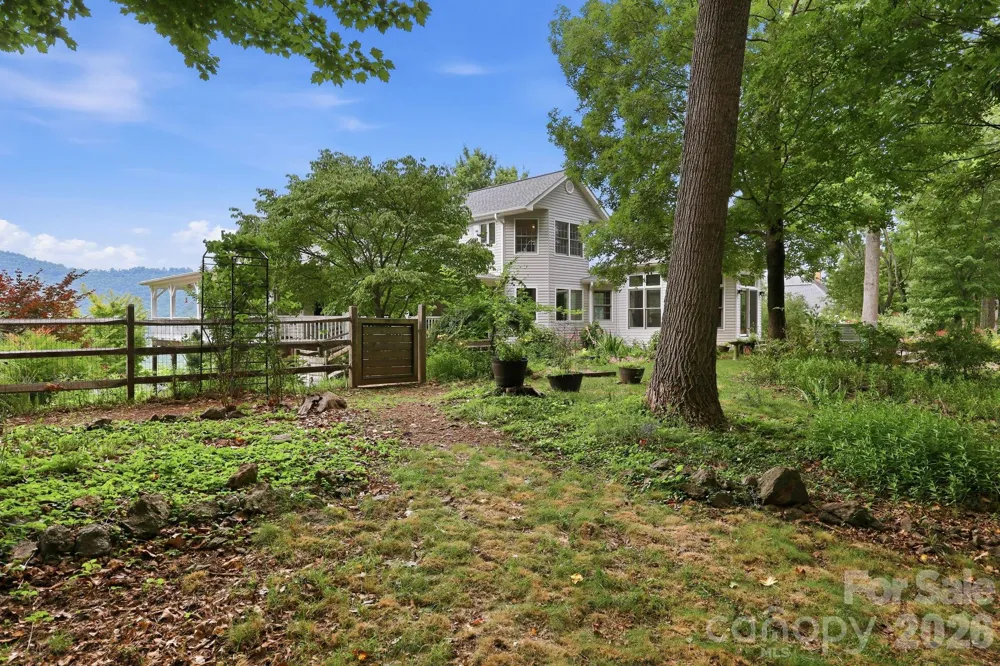 241 Alta Vista Drive Candler, NC 28715