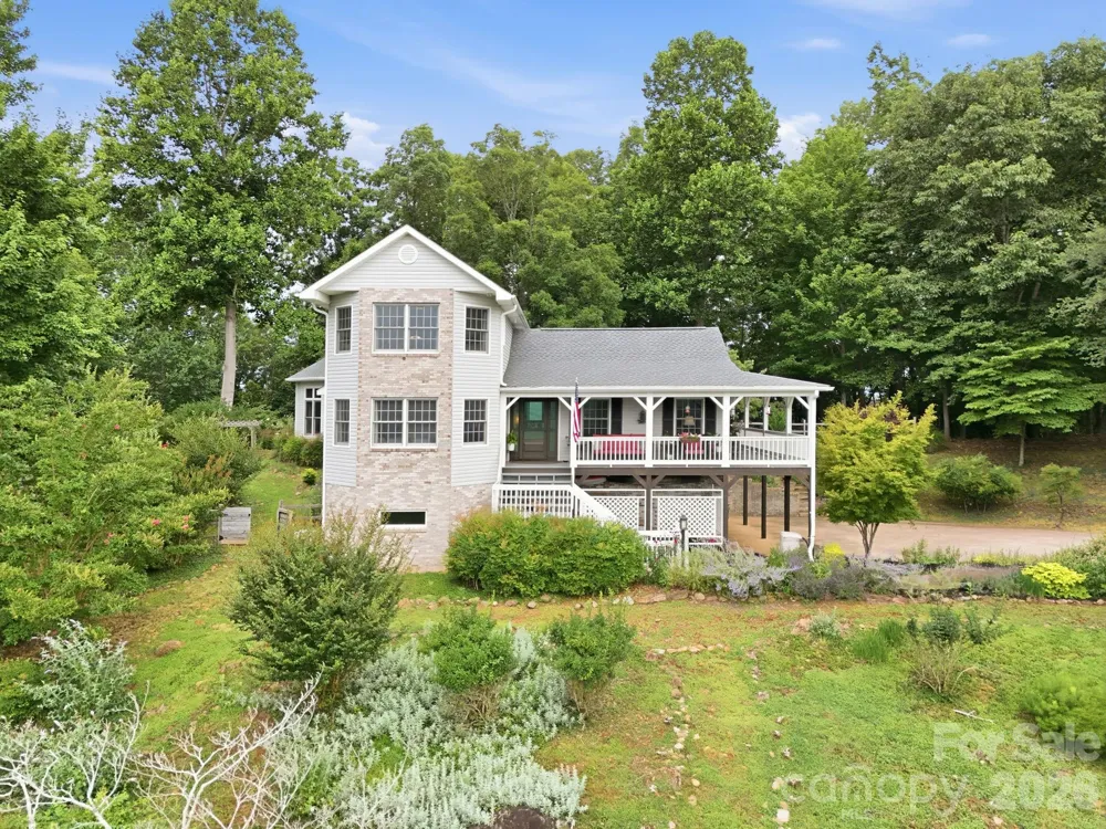241 Alta Vista Drive Candler, NC 28715