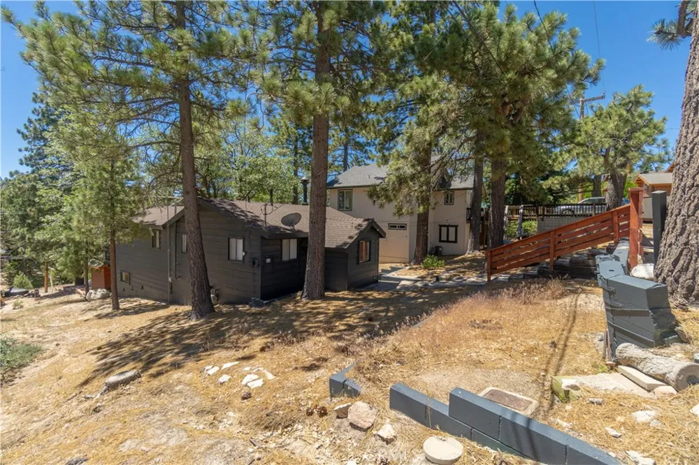 33163 Holcomb Creek Green Valley Lake, CA 92341