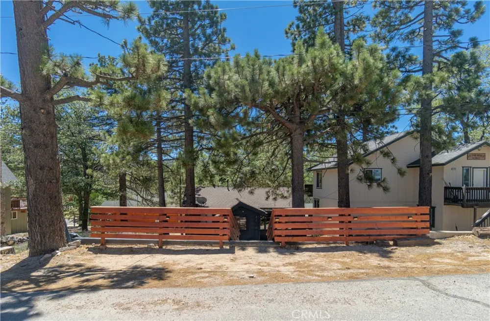33163 Holcomb Creek Green Valley Lake, CA 92341