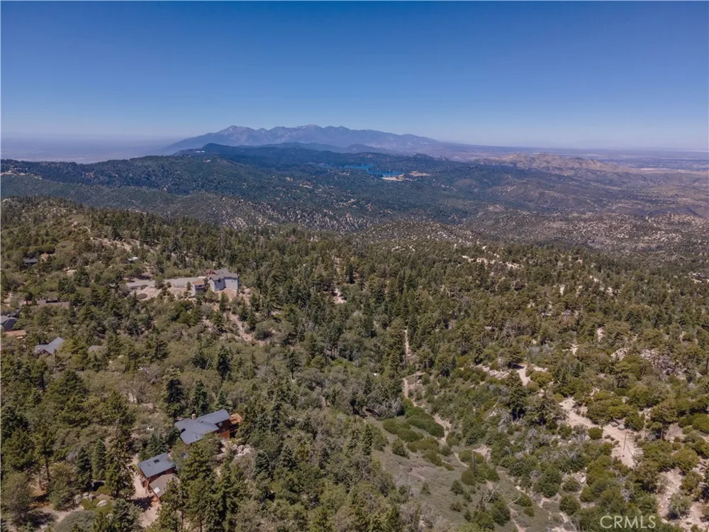 33163 Holcomb Creek Green Valley Lake, CA 92341