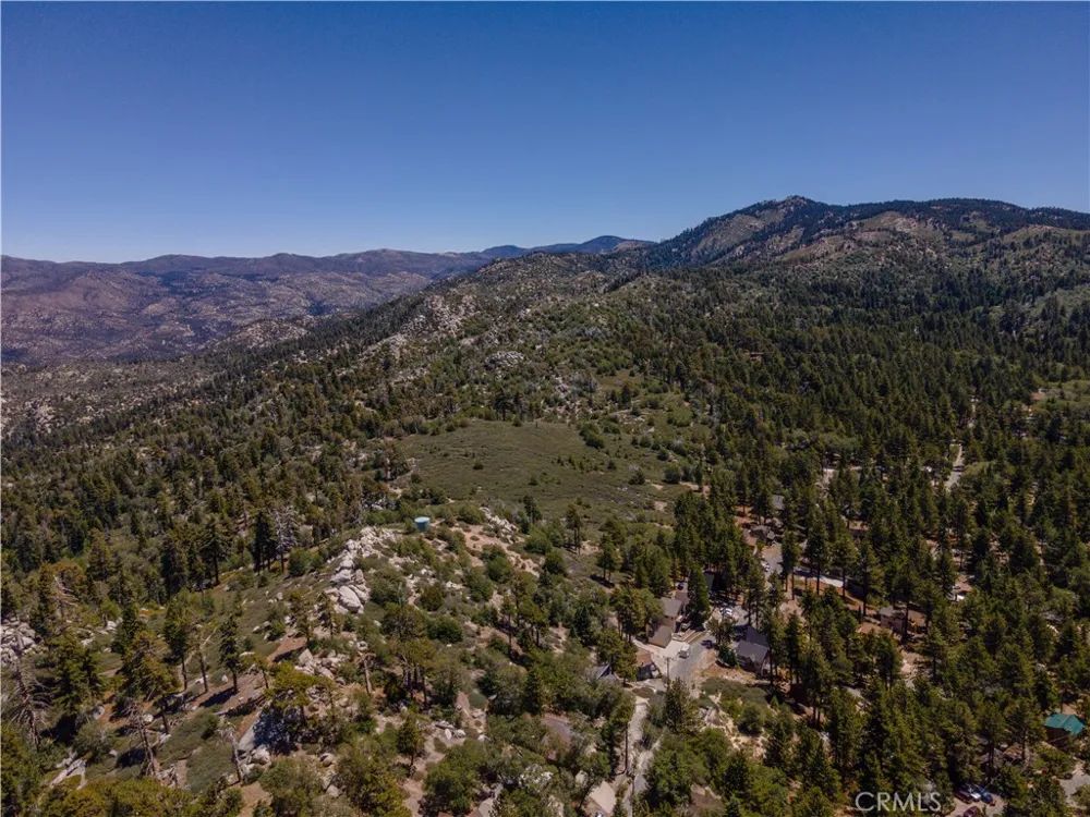 33163 Holcomb Creek Green Valley Lake, CA 92341