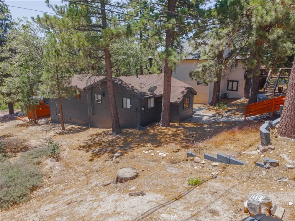 33163 Holcomb Creek Green Valley Lake, CA 92341