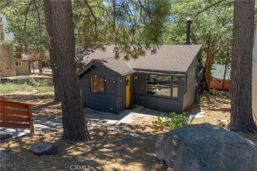33163 Holcomb Creek Green Valley Lake, CA 92341