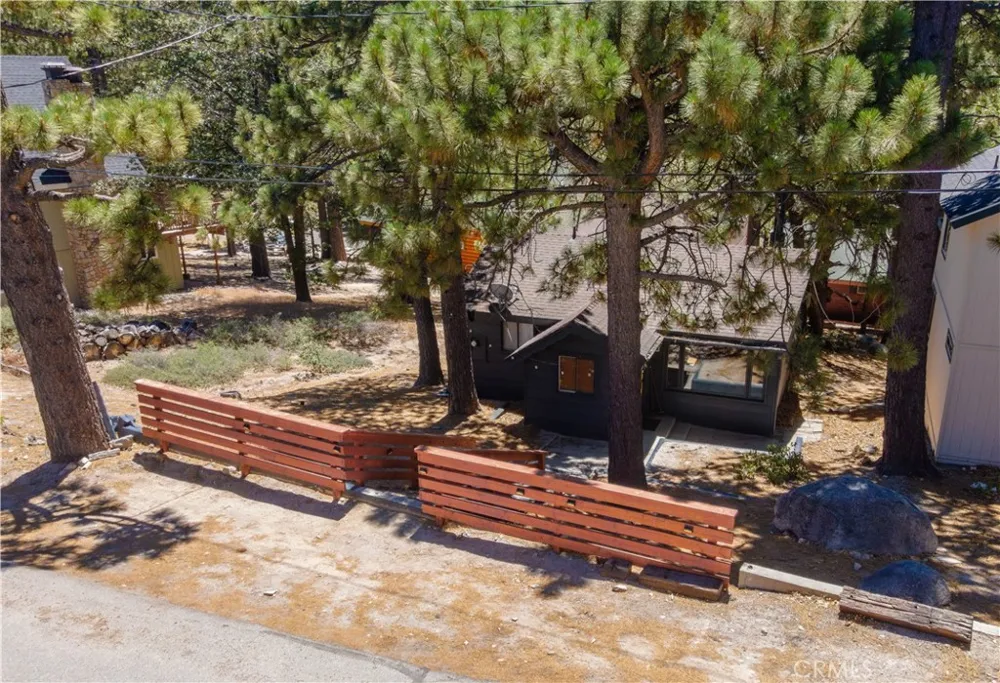 33163 Holcomb Creek Green Valley Lake, CA 92341