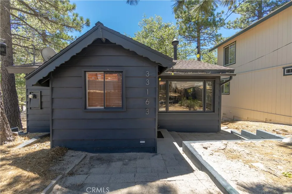 33163 Holcomb Creek Green Valley Lake, CA 92341