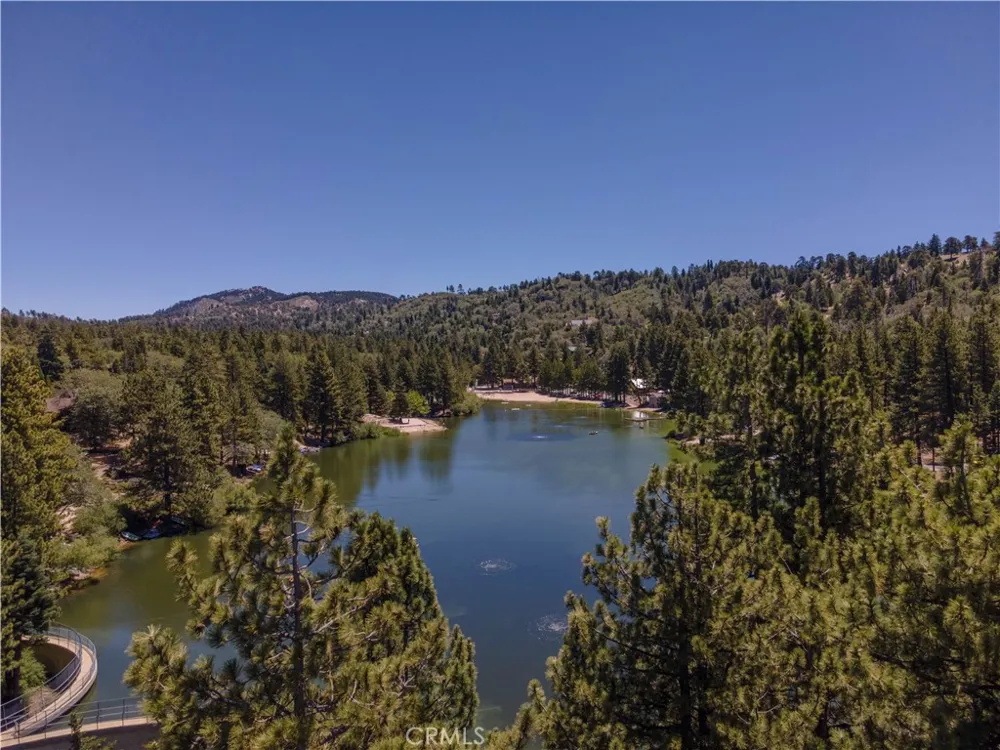 33163 Holcomb Creek Green Valley Lake, CA 92341