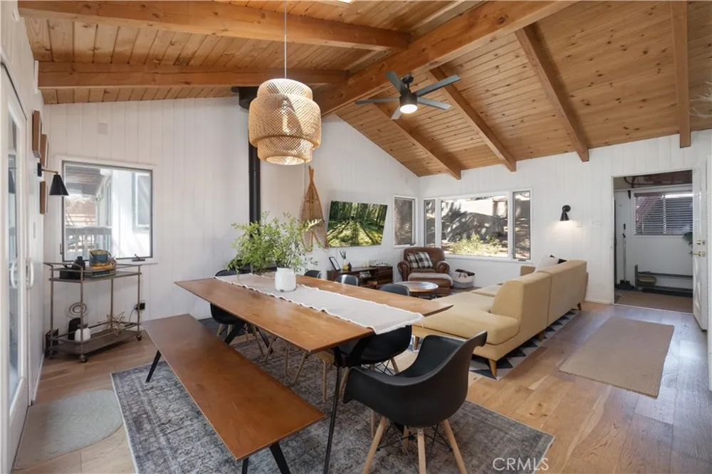 33163 Holcomb Creek Green Valley Lake, CA 92341
