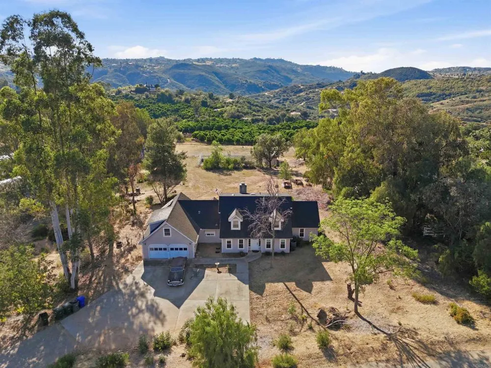 11955 Sky View Drive Valley Center, CA 92082