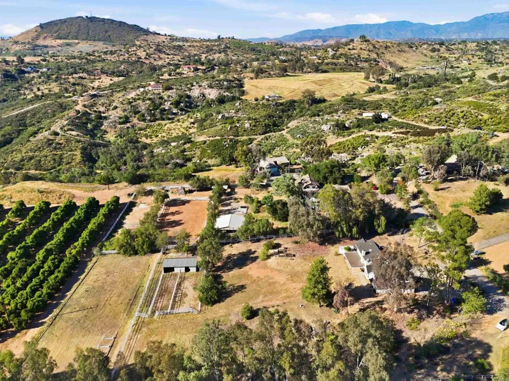 11955 Sky View Drive Valley Center, CA 92082