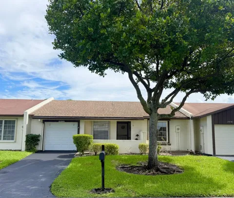 15860 Laurel Oak Circle