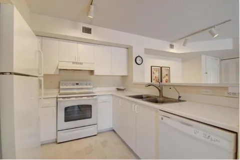 135 Yacht Club Way #207