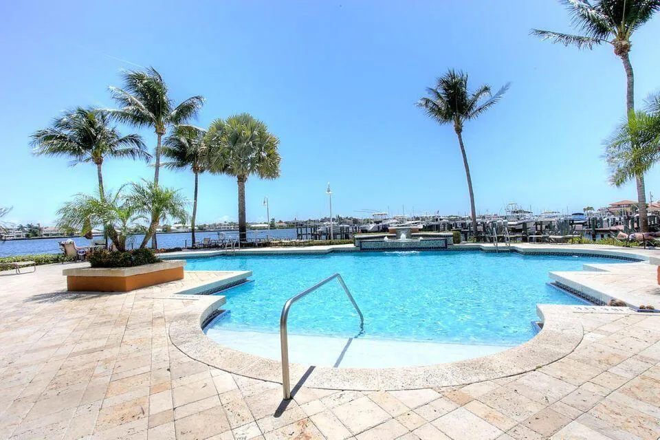 135 Yacht Club Way #207 Hypoluxo, FL 33462