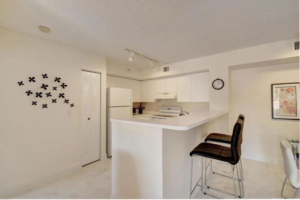 135 Yacht Club Way #207 Hypoluxo, FL 33462