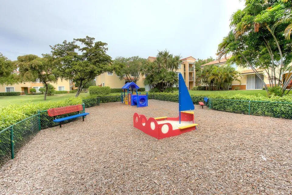135 Yacht Club Way #207 Hypoluxo, FL 33462