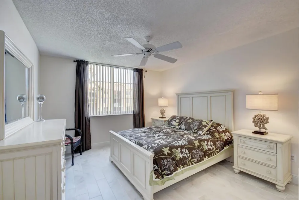 135 Yacht Club Way #207 Hypoluxo, FL 33462