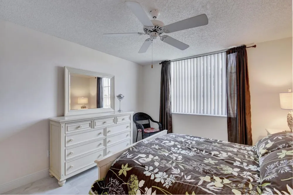 135 Yacht Club Way #207 Hypoluxo, FL 33462