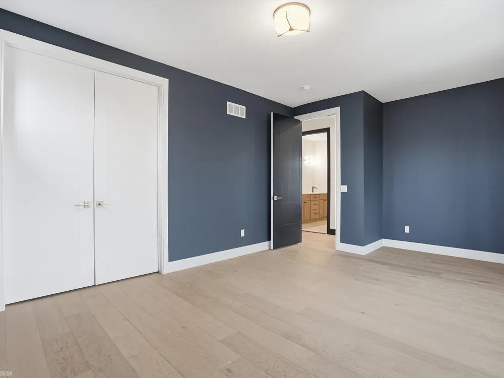 41215 Belvidere Street Harrison Charter Township, MI 48045