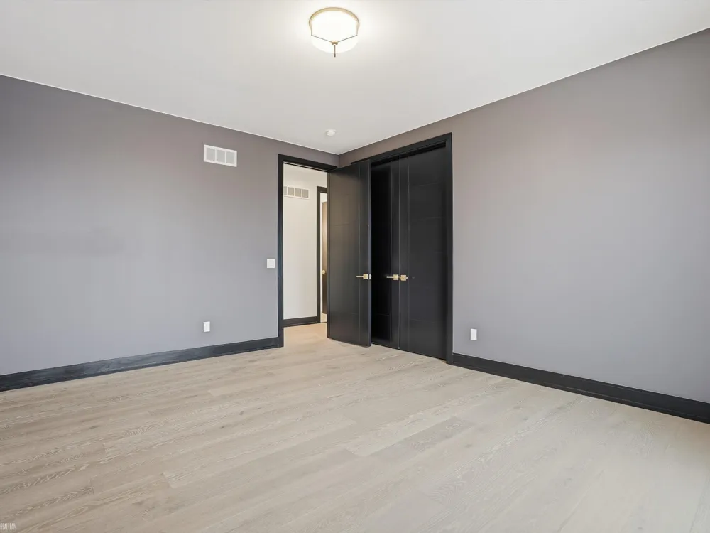 41215 Belvidere Street Harrison Charter Township, MI 48045
